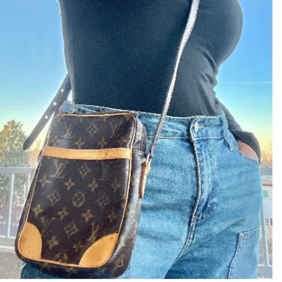 Pre-Owned Louis Vuitton Shoulder Bag Monogram Danube UNISEX - Picture 3 of 8